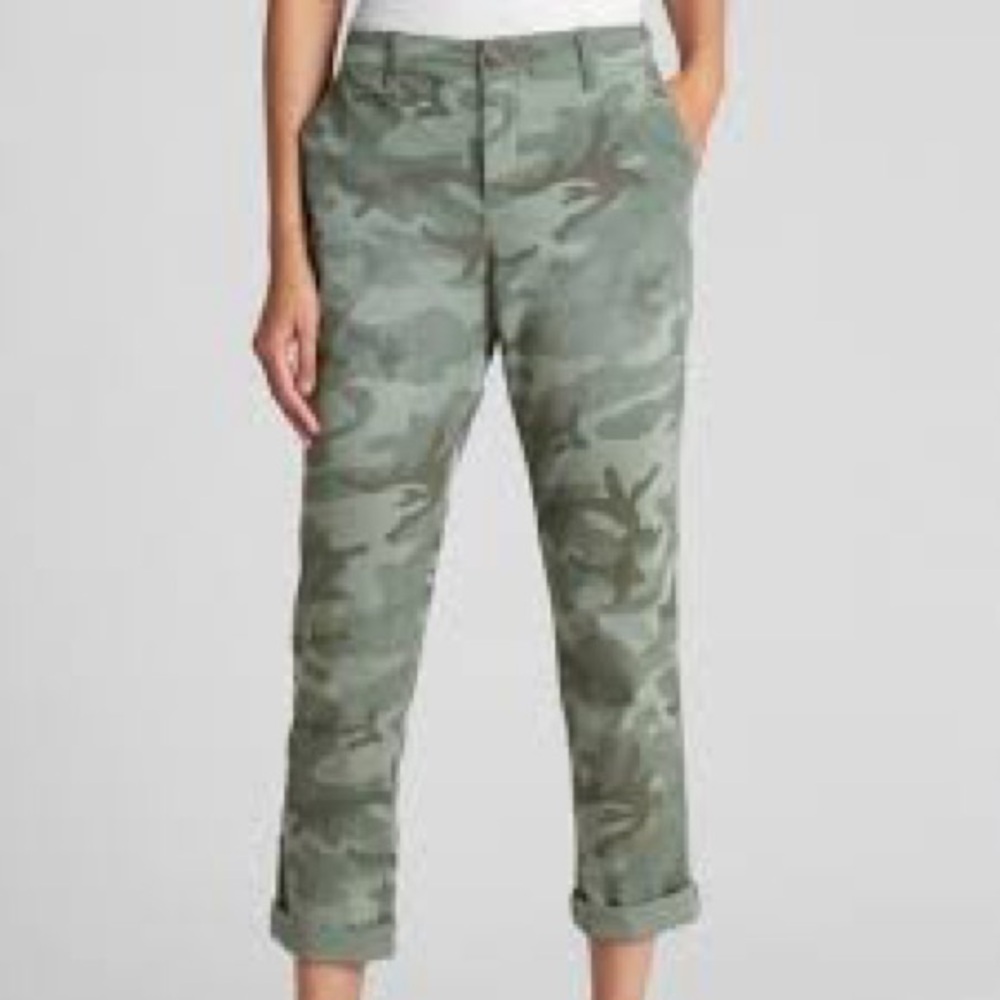 GAP Women's Camo Khaki Pants